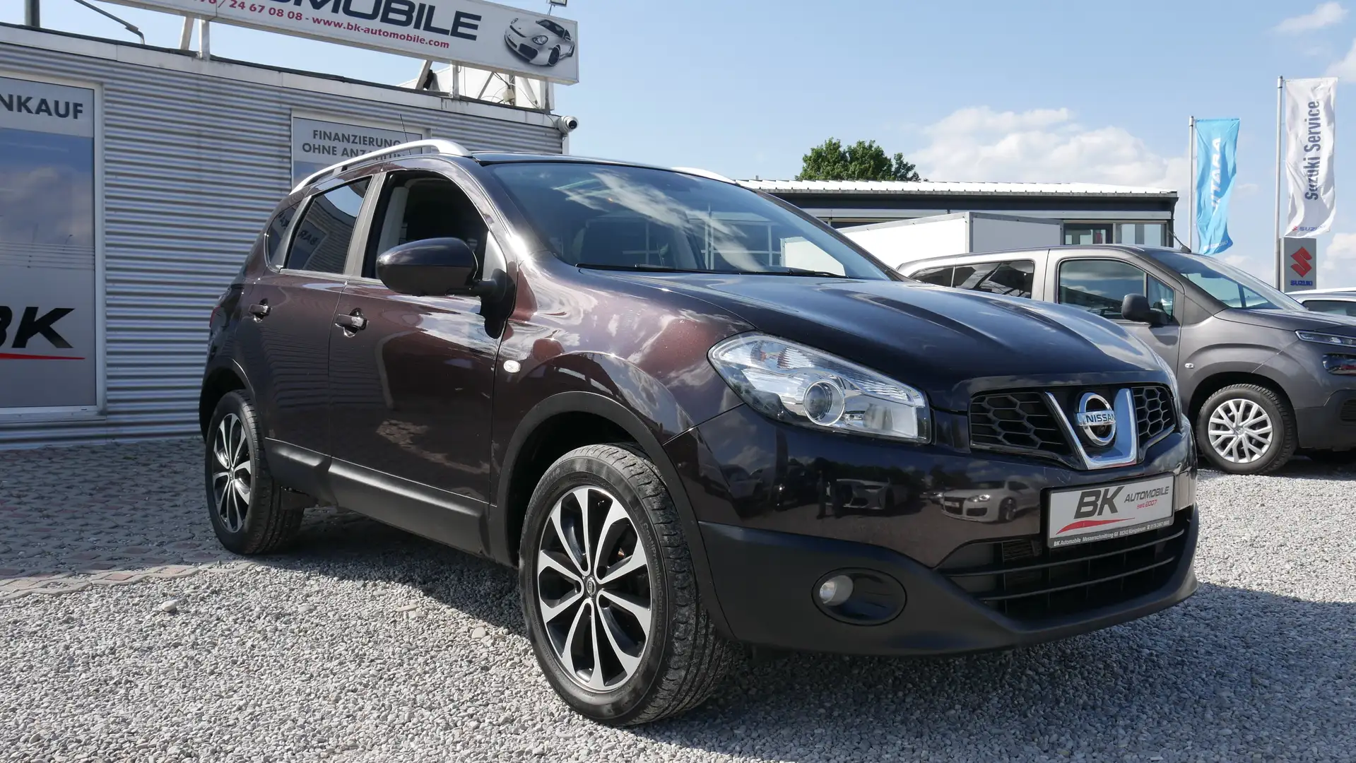 Nissan Qashqai Scheckheft 2. Hand Pano Rückfahrkamera Navi AUX Mauve - 1