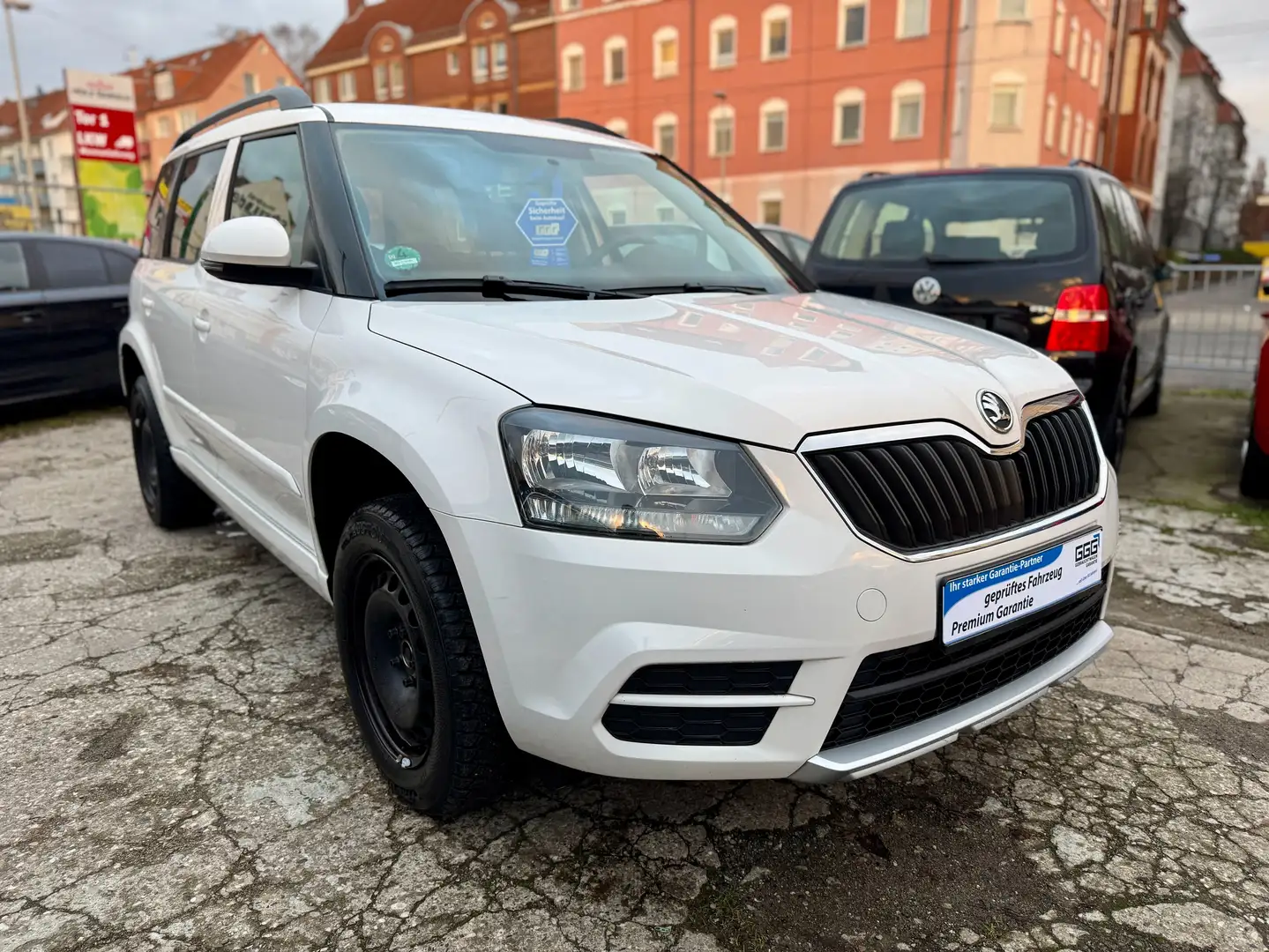 Skoda Yeti 1.2 TSI Active PLUS EDITION/ TÜV NEU/ NAVI Білий - 1