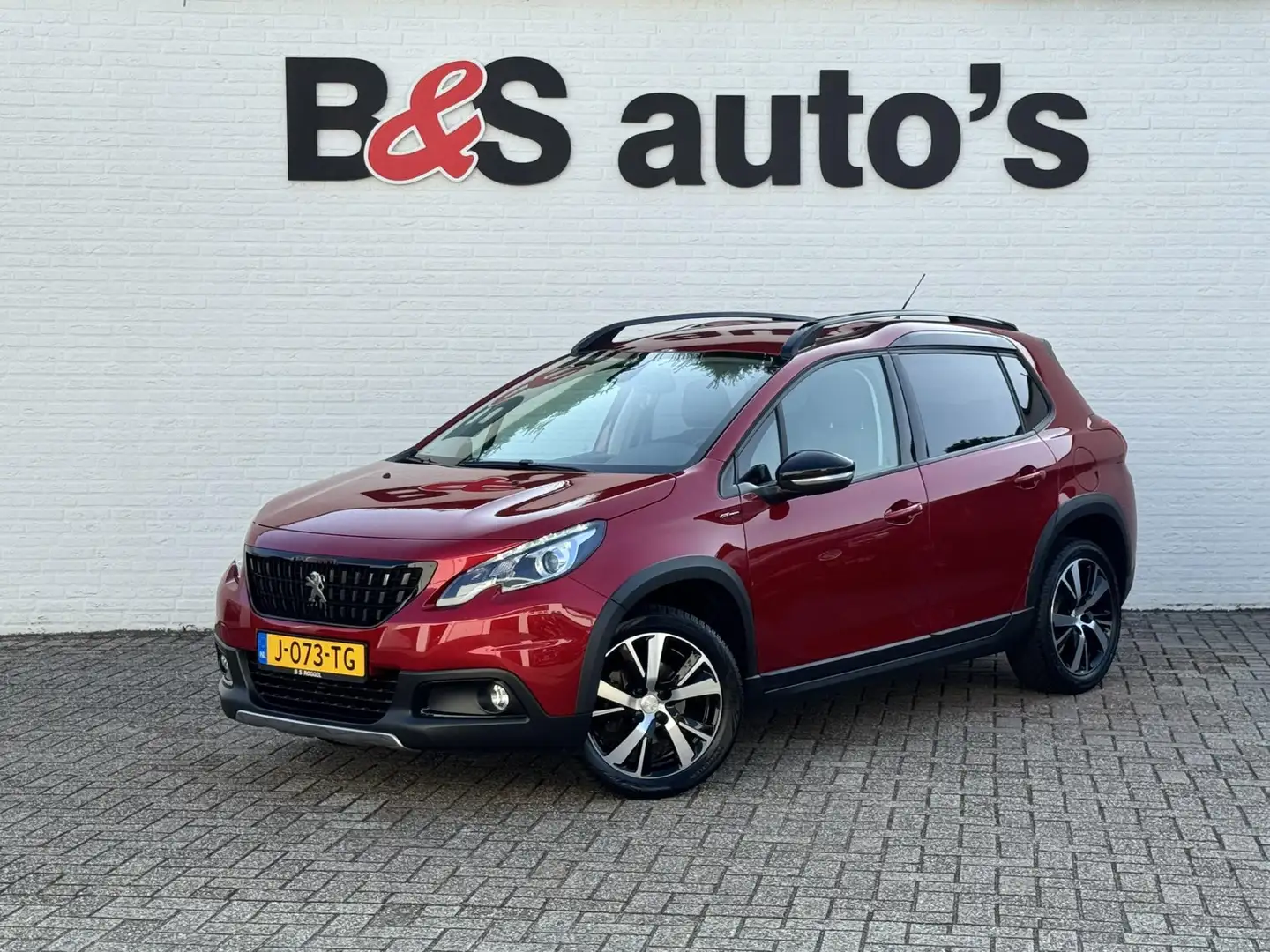Peugeot 2008 1.2 PureTech GT-line Cruise Control Climate contro Rouge - 1