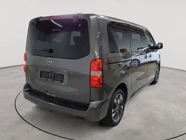 Opel Zafira view 4