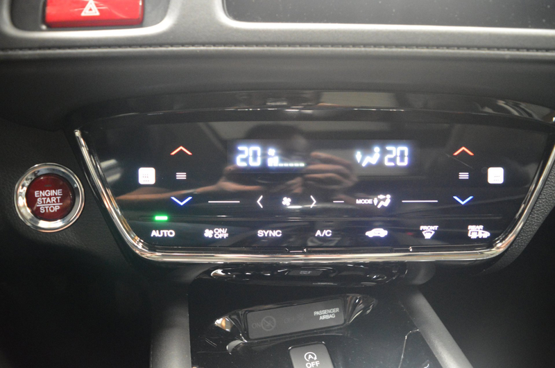 Honda HR-V 1.5 i-VTEC Executive // CLIMA // STOELVERWARMING / — photo 17