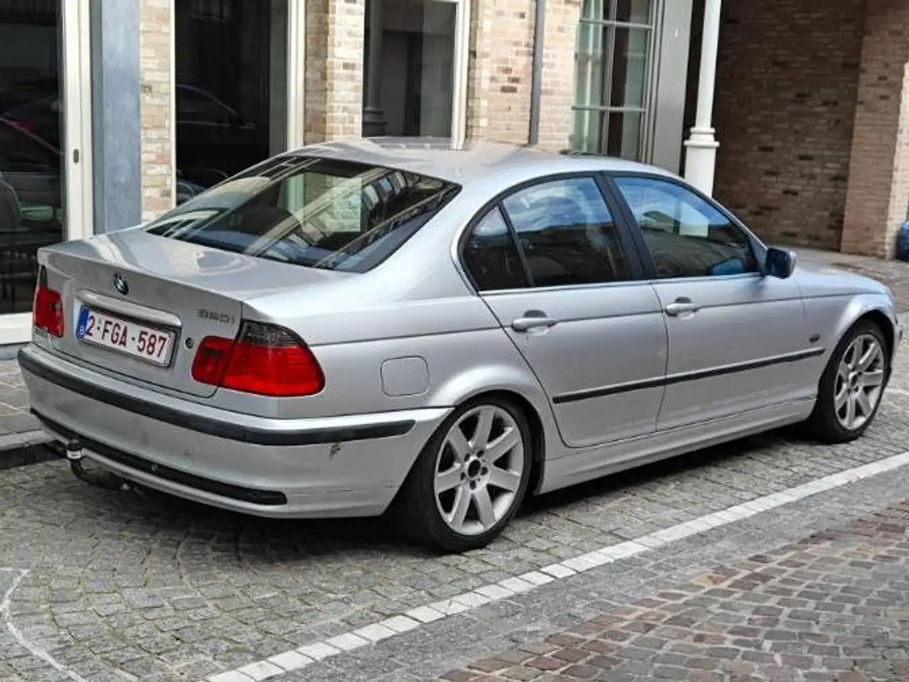 BMW 320i Pack, foto 1
