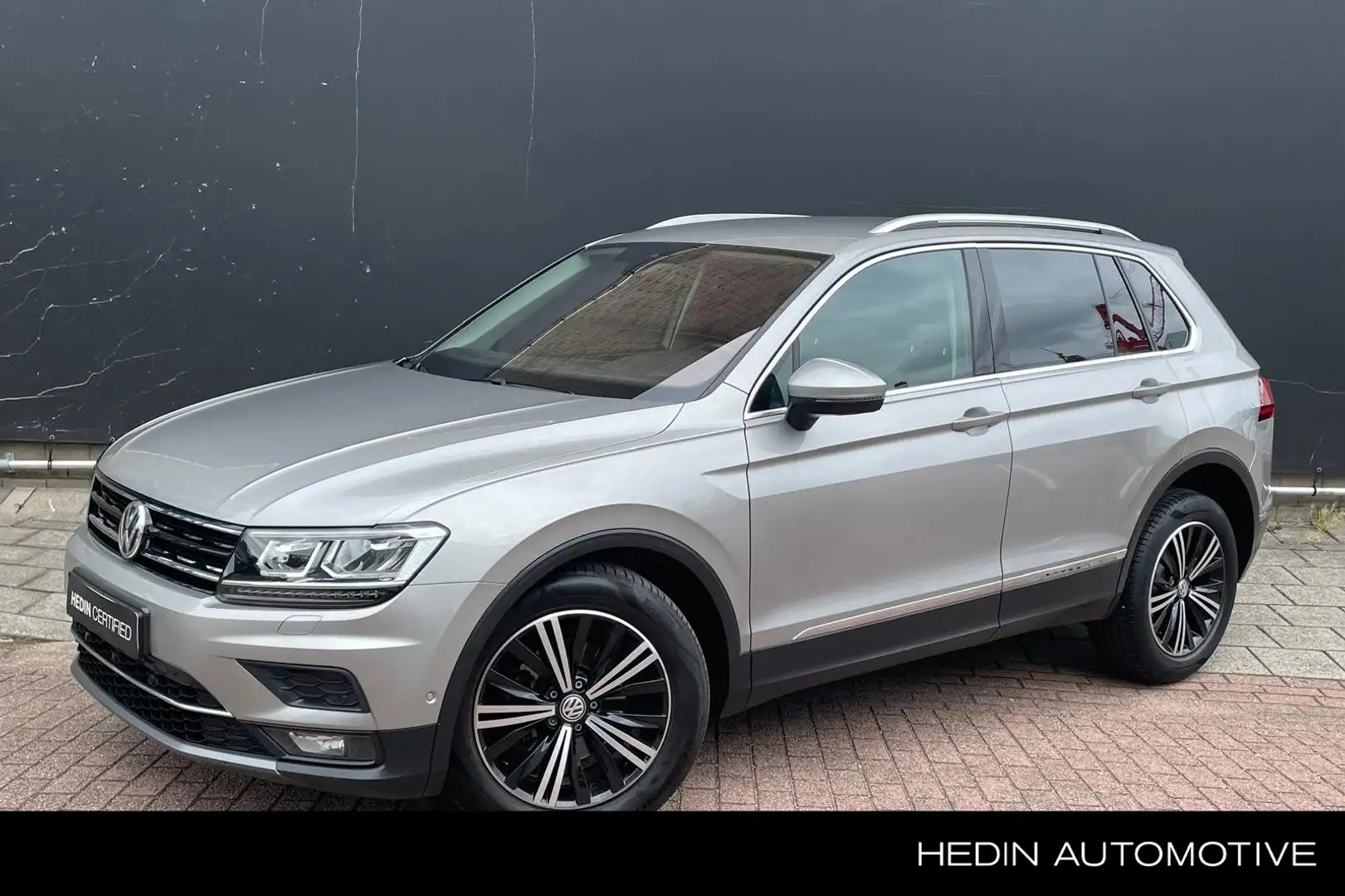 Volkswagen Tiguan 1.5 TSI R-Line | Automaat | Trekhaak | Adaptief Cr Grijs - 1