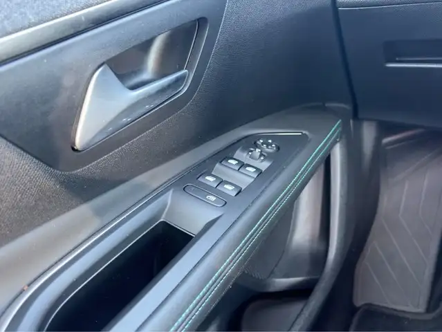 Peugeot 5008 view 14