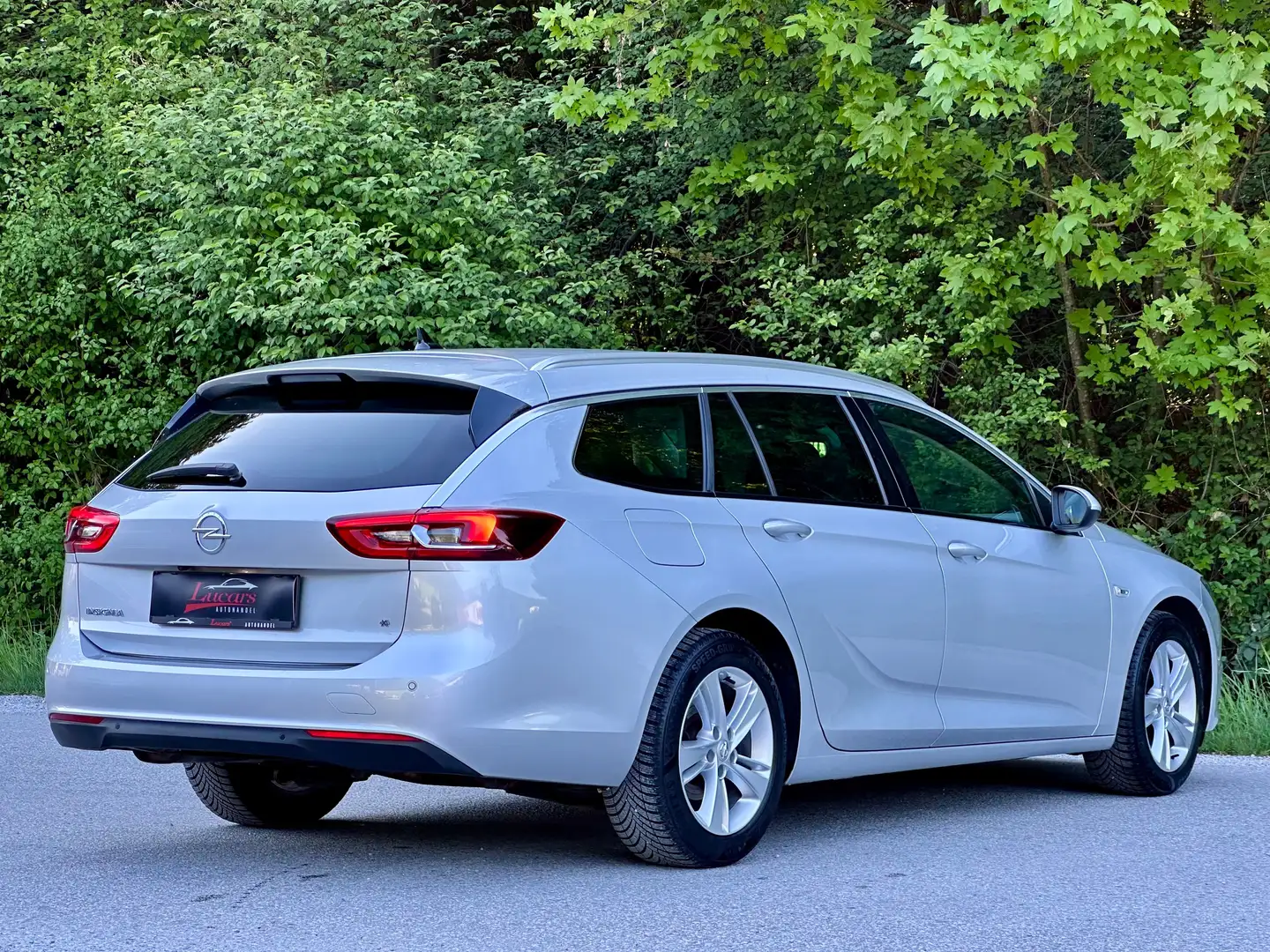 Opel Insignia Innovation 4x4 2,0 CDTI SportsT. *MPRO*AHK*ALLRAD* Silber - 2