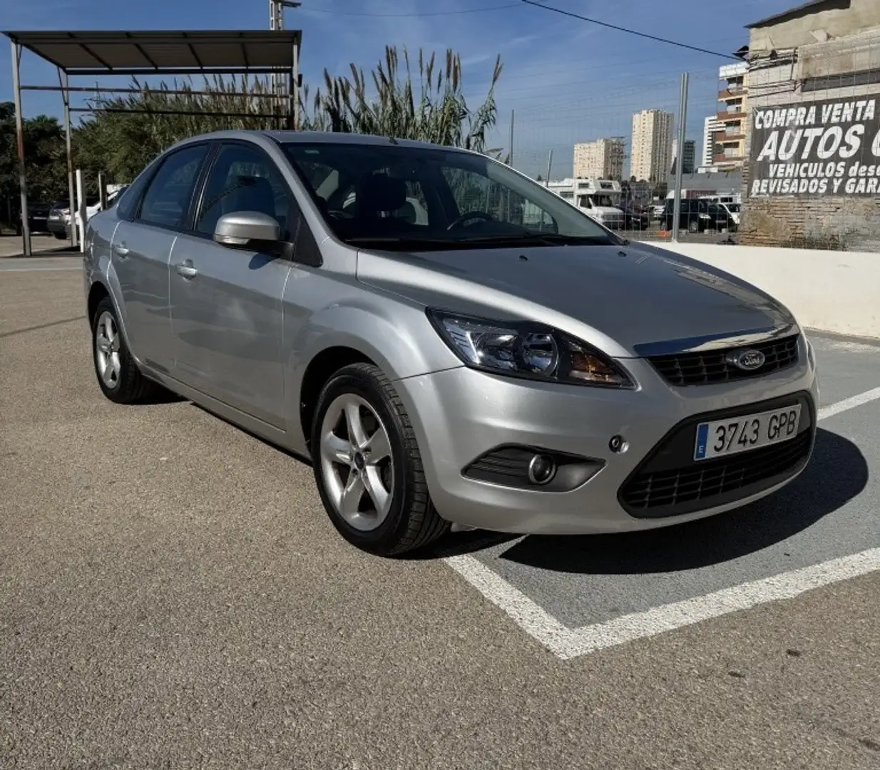 Ford Focus 1.6TDCi Titanium Gris - 2
