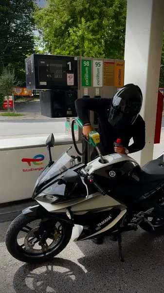 Yamaha YZF-R125 - foto 4