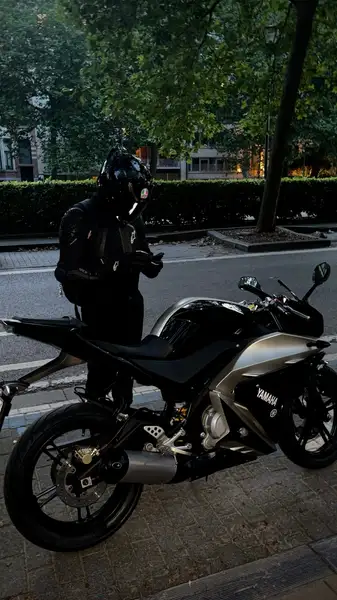 Yamaha YZF-R125 - foto 3