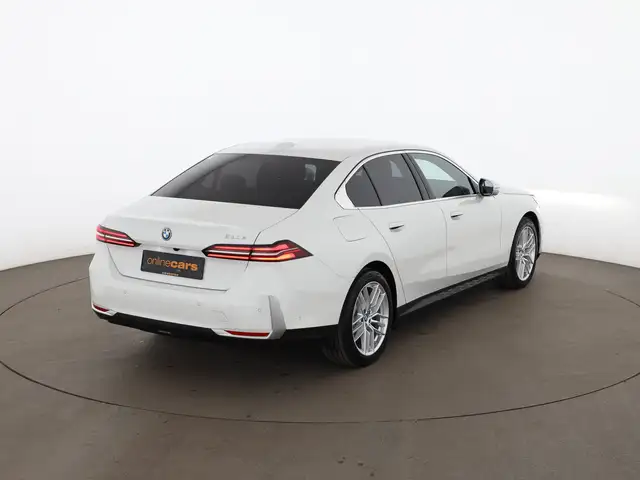 BMW 530 e Limousine Aut LED LEDER NAVI R-CAM SITZHZG Ansicht 3