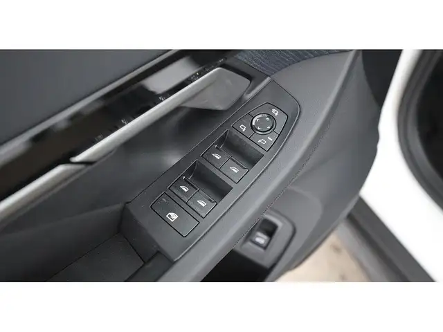 BMW 530 e Limousine Aut LED LEDER NAVI R-CAM SITZHZG Ansicht 25