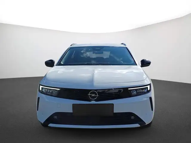 Opel Astra view 2