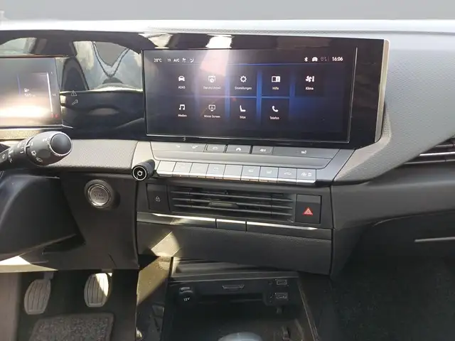 Opel Astra view 12