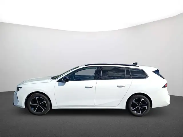 Opel Astra view 4
