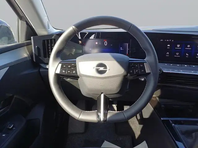Opel Astra view 13
