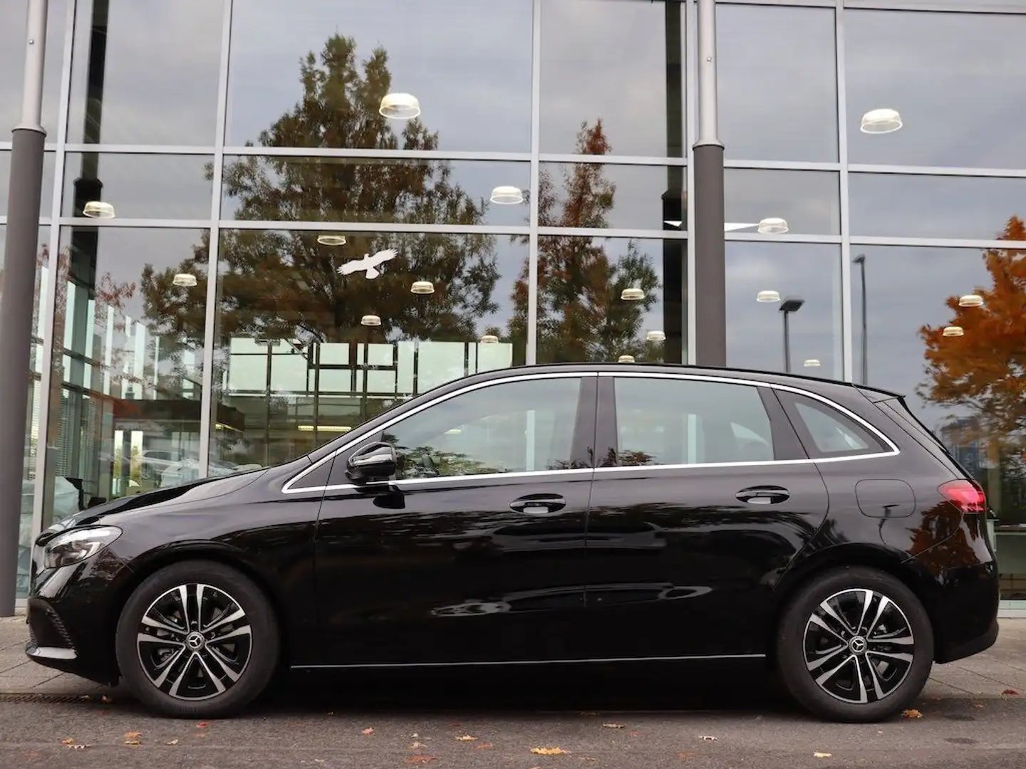 Mercedes-Benz B 180 Progressive Adv. Winterpaket/Verkehrsz.-As Schwarz - 2