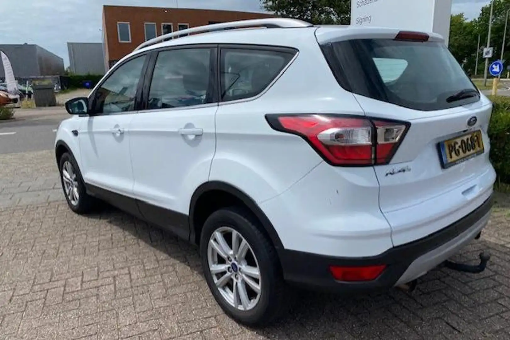 Ford Kuga 1.5 EcoBoost Trend Ultimate Weiß - 2