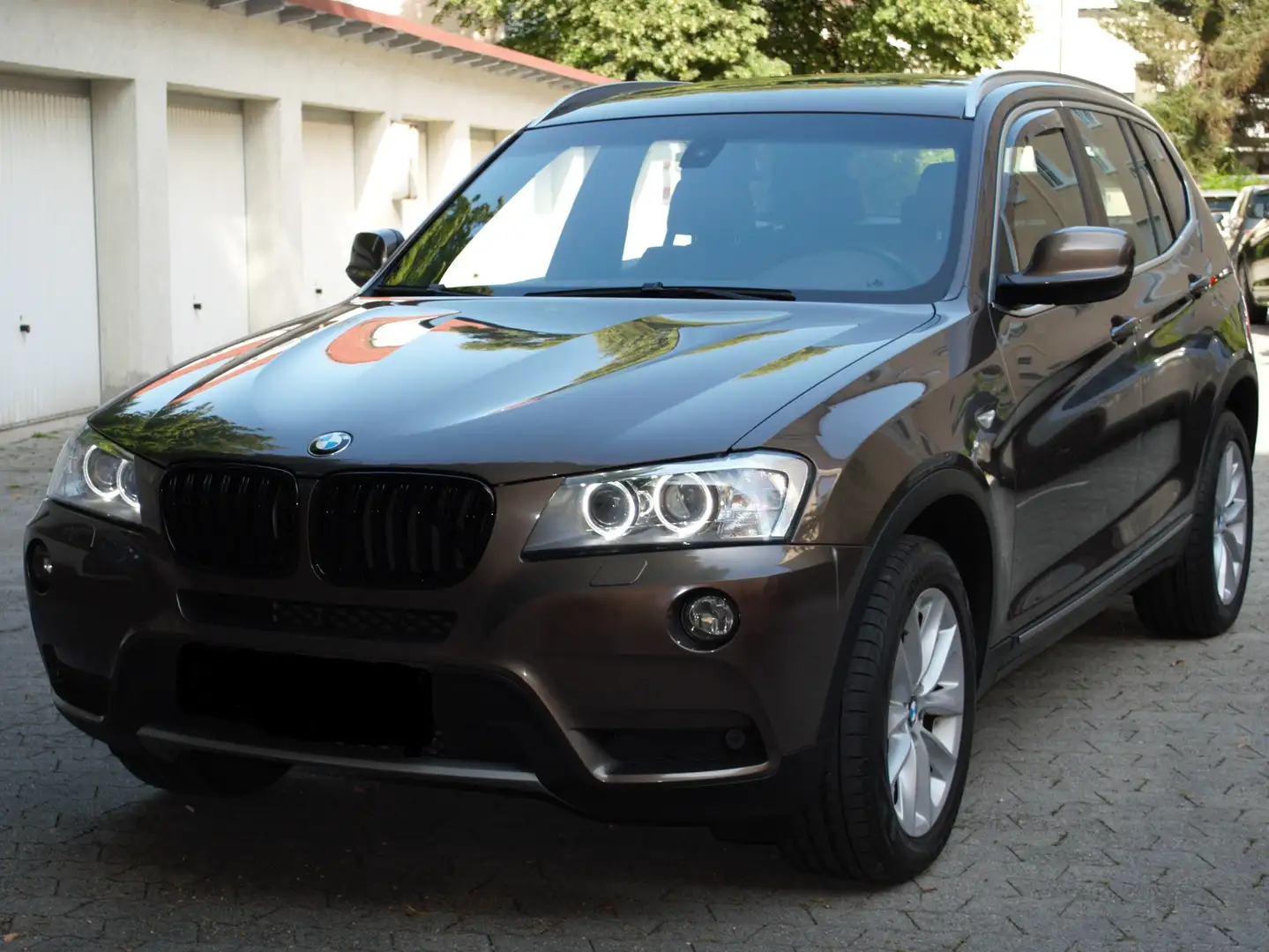 BMW X3 X3 F25 x Drive 20d - SCHECKHEFT - GEPFLEGT Braun - 2