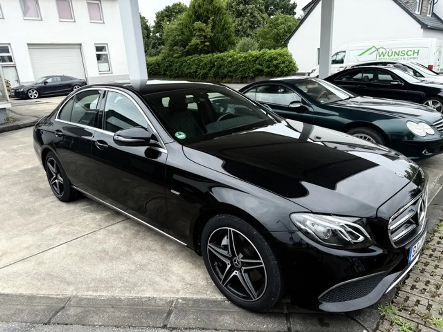 Mercedes-Benz E 200 Avantg. Sportpaket Kamera Ambiente Leder Noir - 1