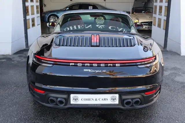 Porsche 992 view 8