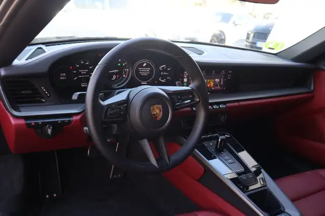 Porsche 992 view 13