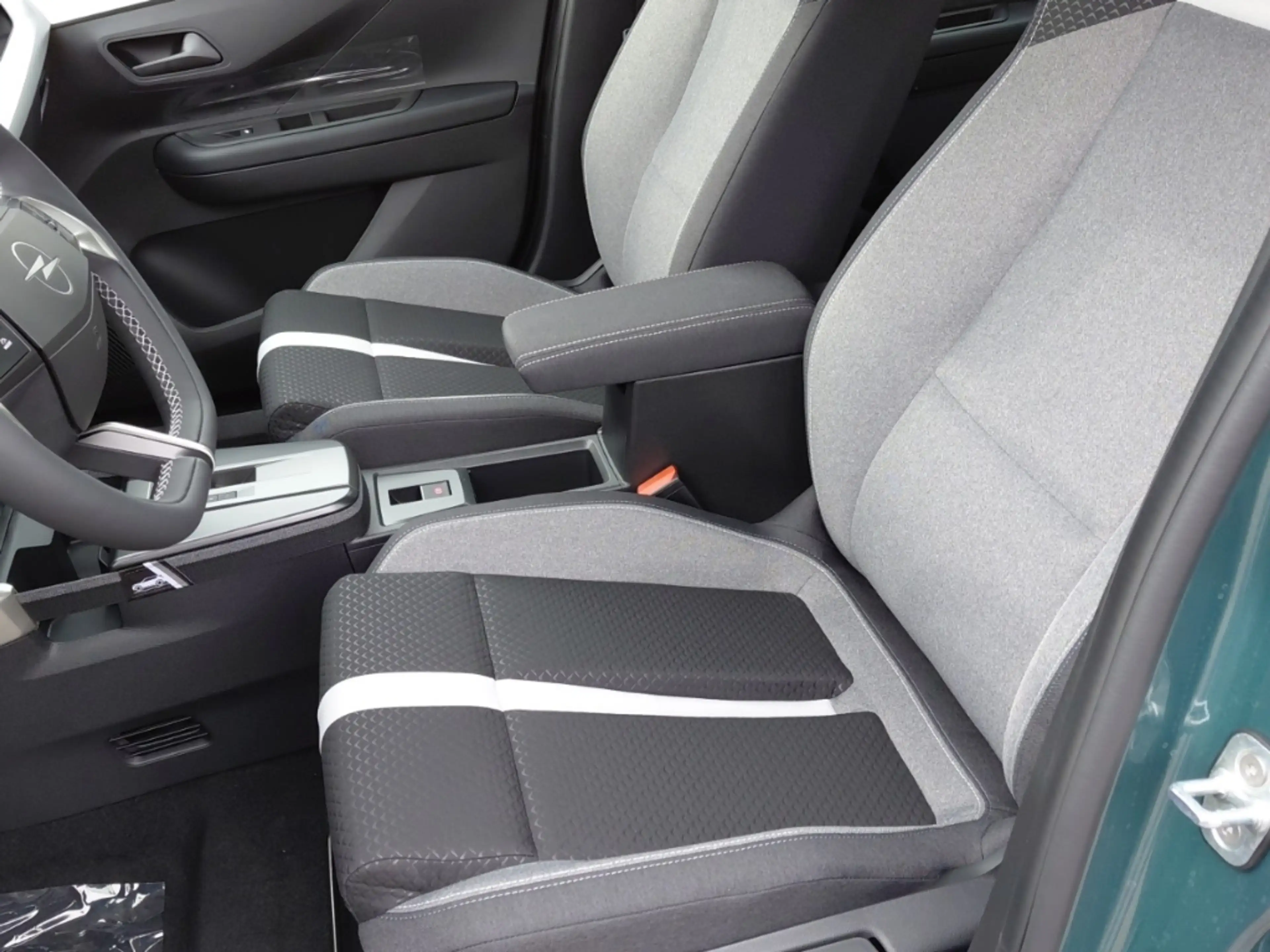 Opel Frontera Edition MHEV SHZ Klimaautom Rückfahrkam. Android A — photo 13