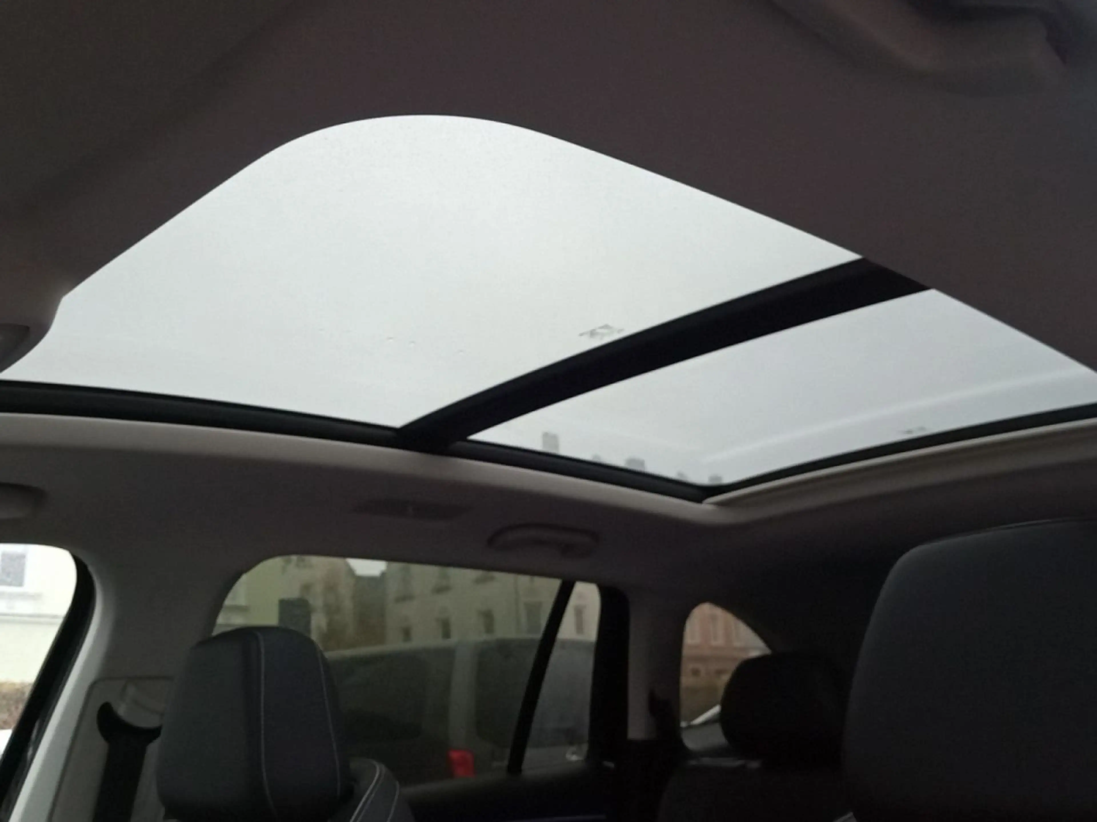 MG MGS9 PHEV Luxury — photo 15