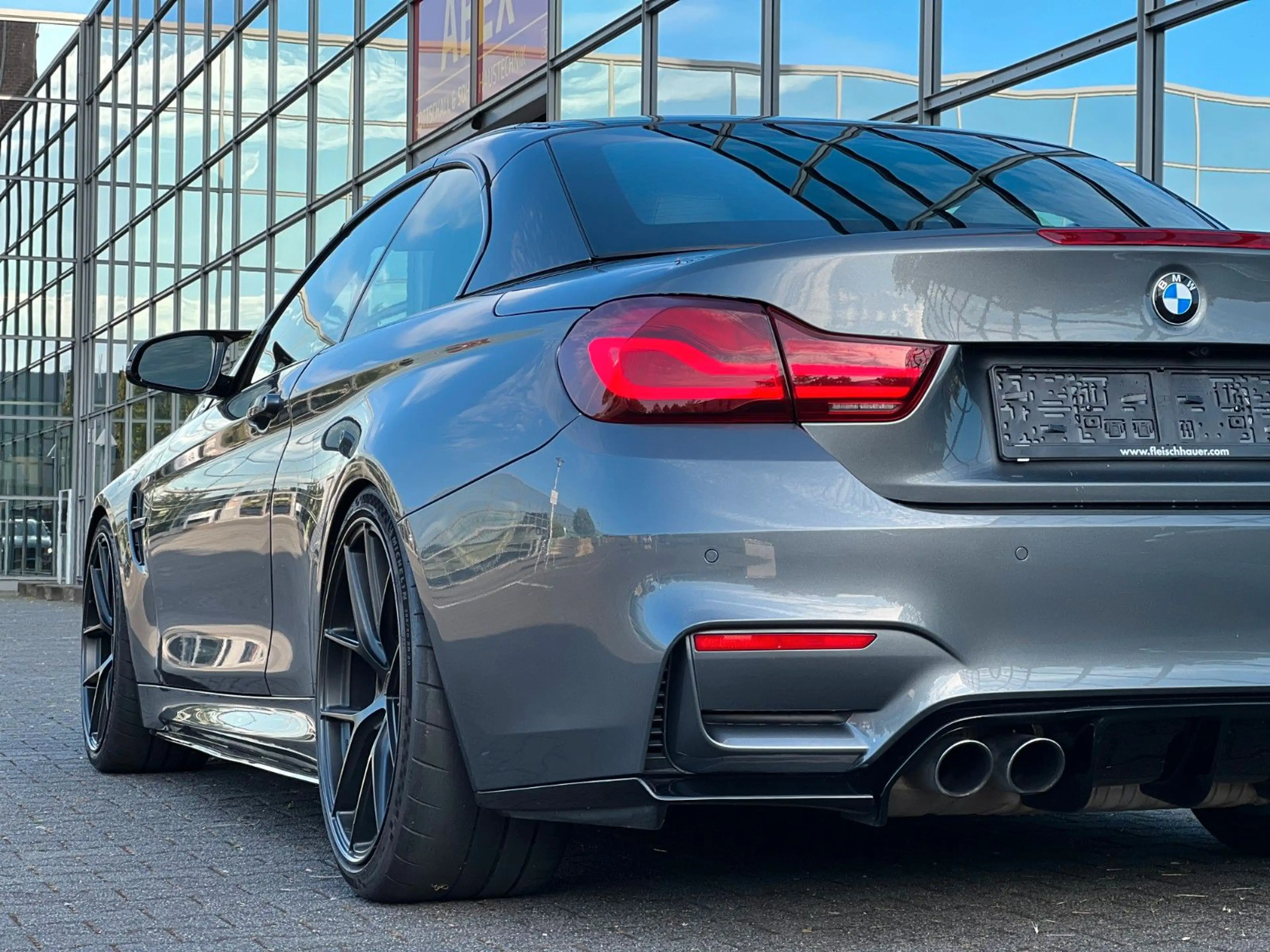 BMW M4 Cabrio Leder LED Carbon V-MAX BMW Service — photo 6