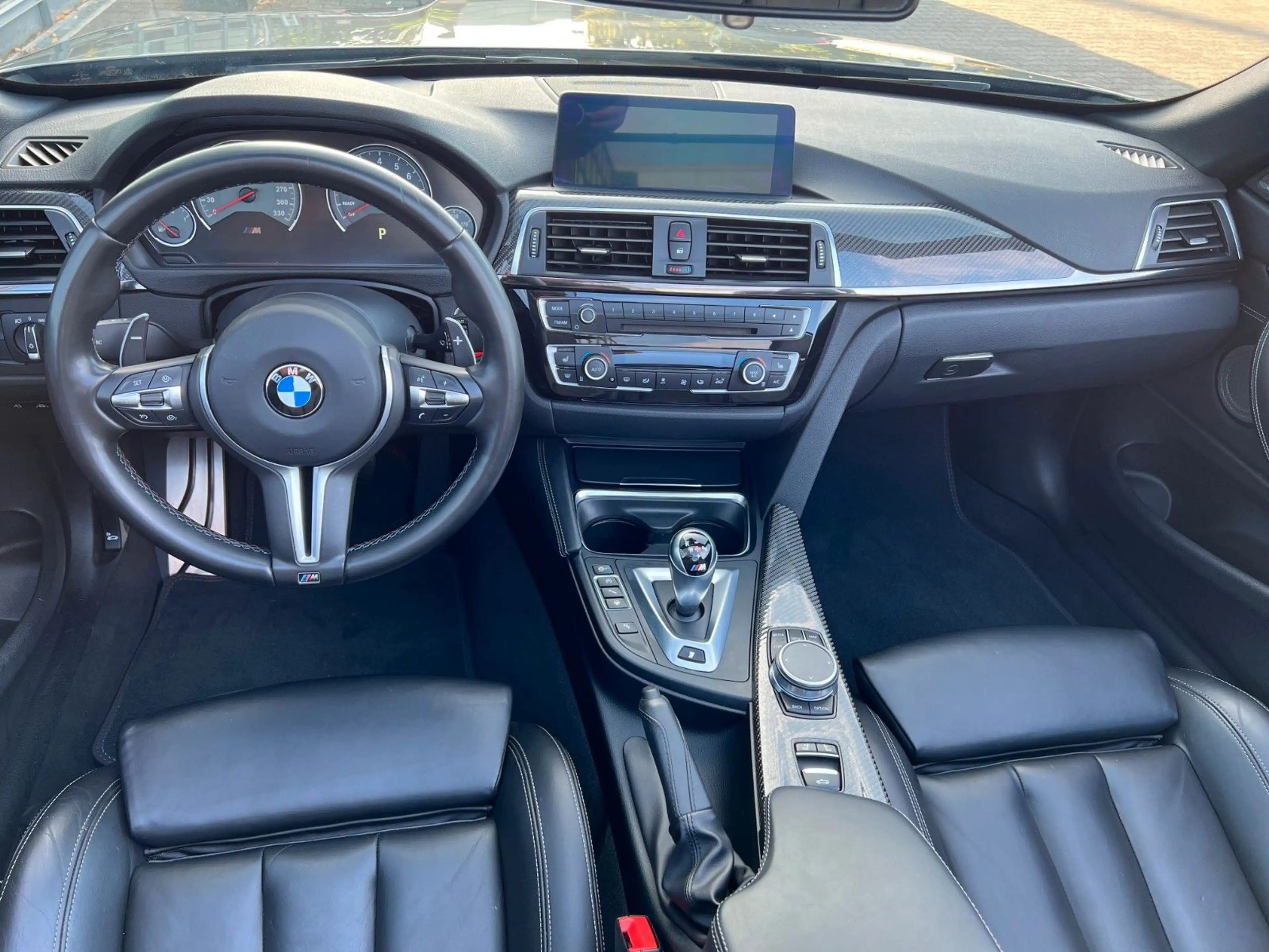 BMW M4 Cabrio Leder LED Carbon V-MAX BMW Service — photo 2