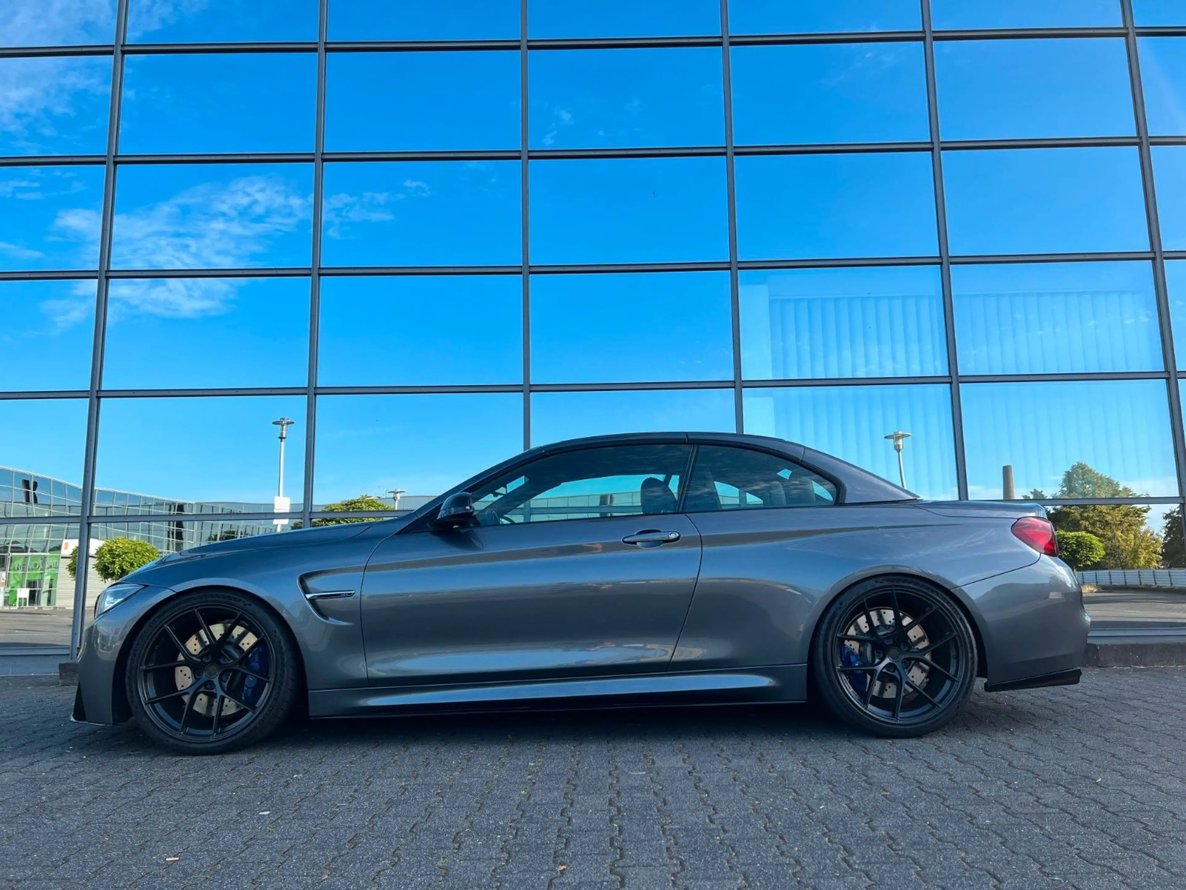 BMW M4 Cabrio Leder LED Carbon V-MAX BMW Service — photo 4