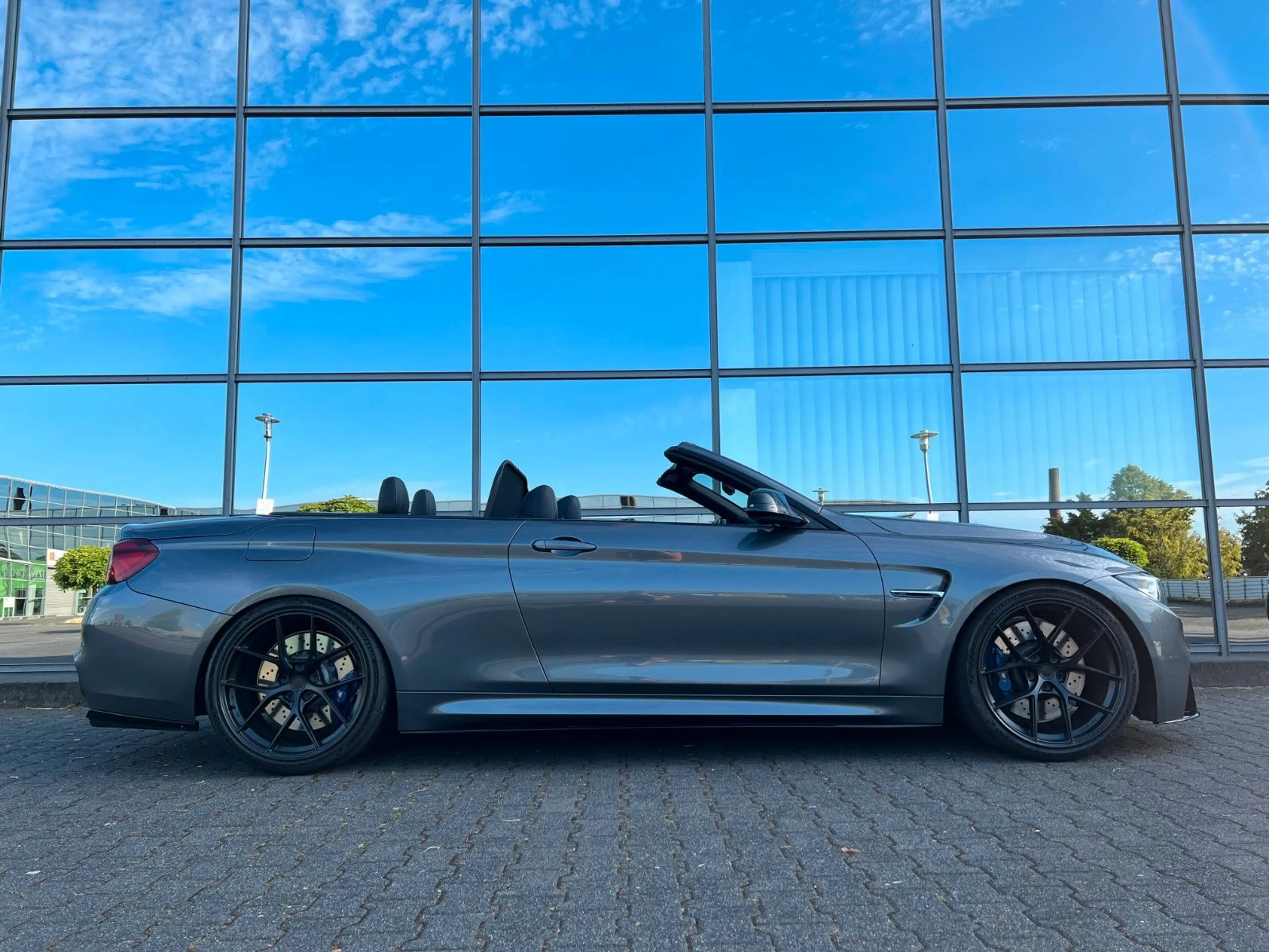 BMW M4 Cabrio Leder LED Carbon V-MAX BMW Service — photo 5
