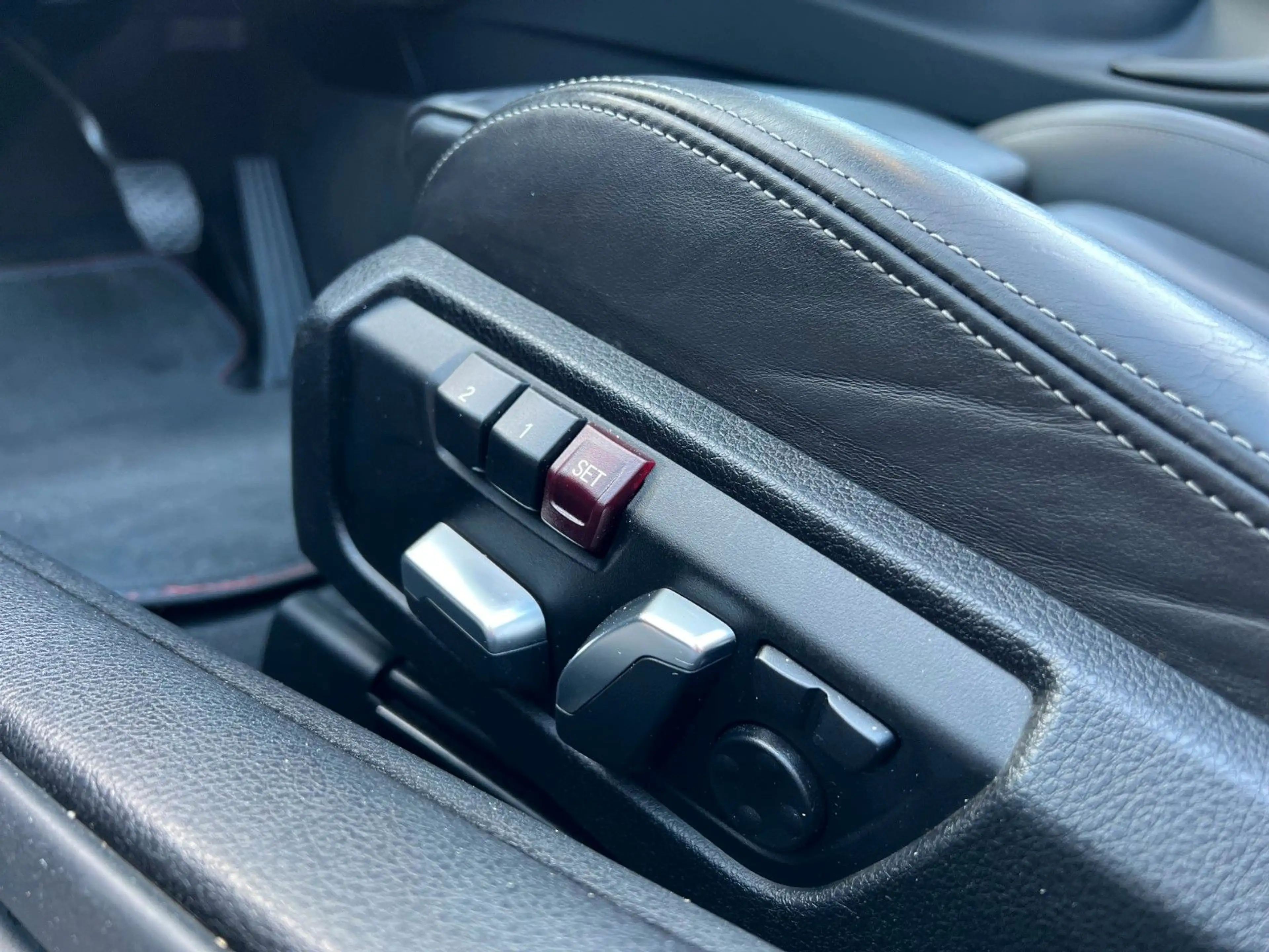 BMW M4 Cabrio Leder LED Carbon V-MAX BMW Service — photo 8