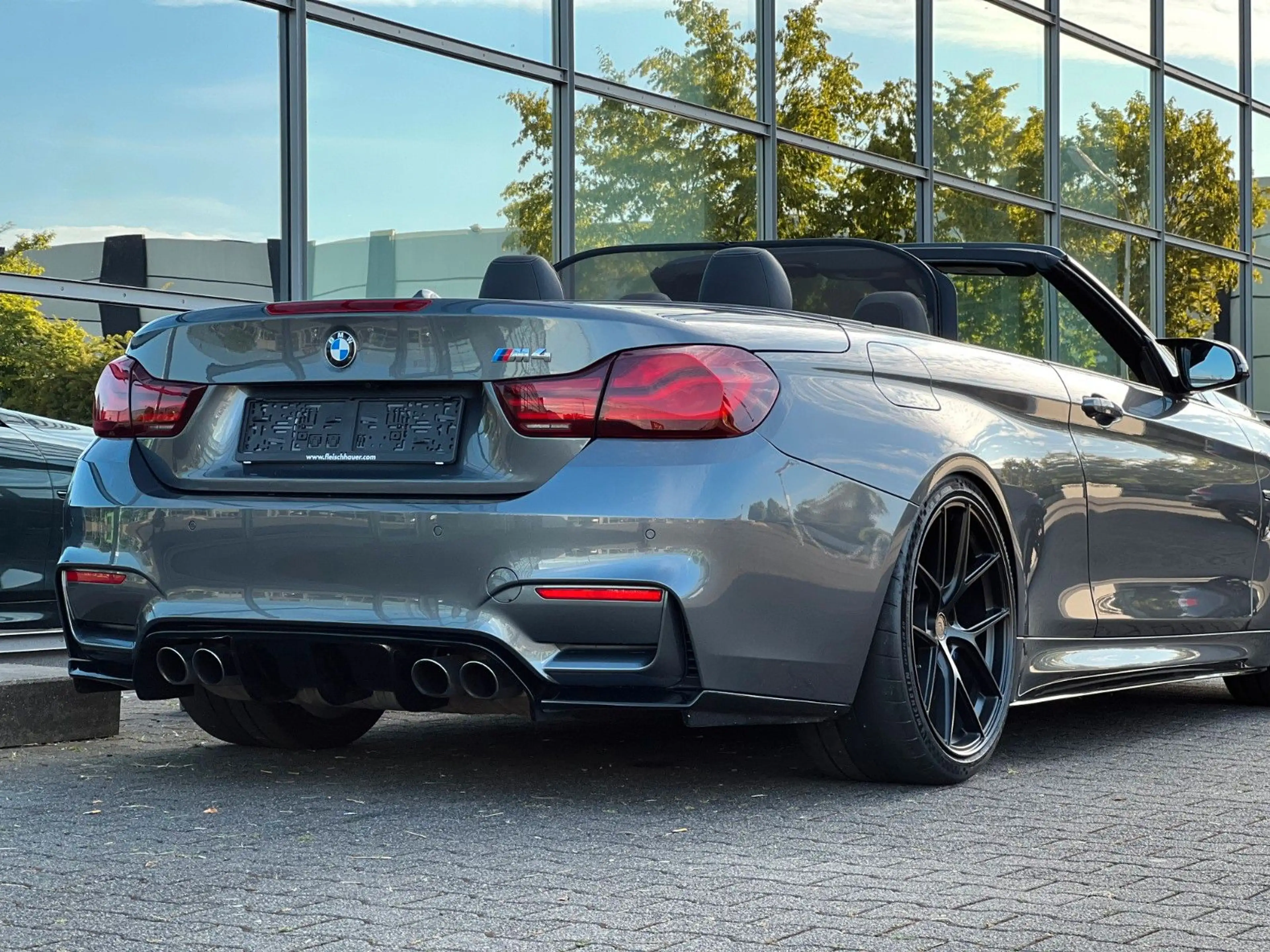BMW M4 Cabrio Leder LED Carbon V-MAX BMW Service — photo 3
