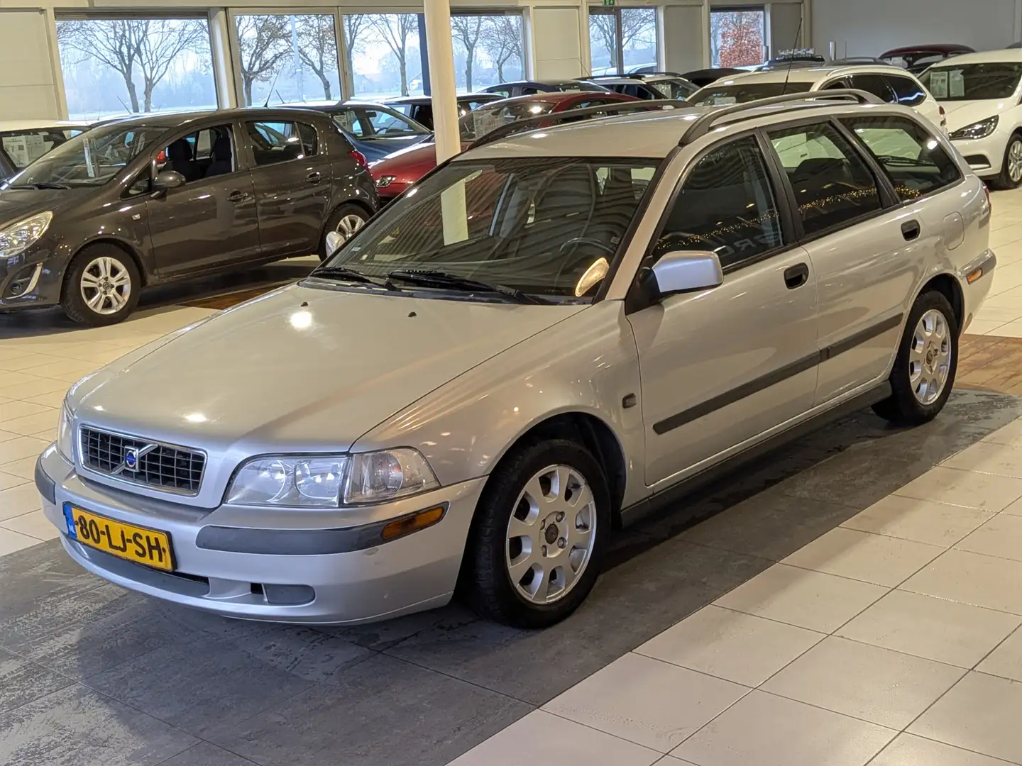 Volvo V40 1.8 Europa Airco, Cruise Control, Stuurbekrachtigi Gris - 2