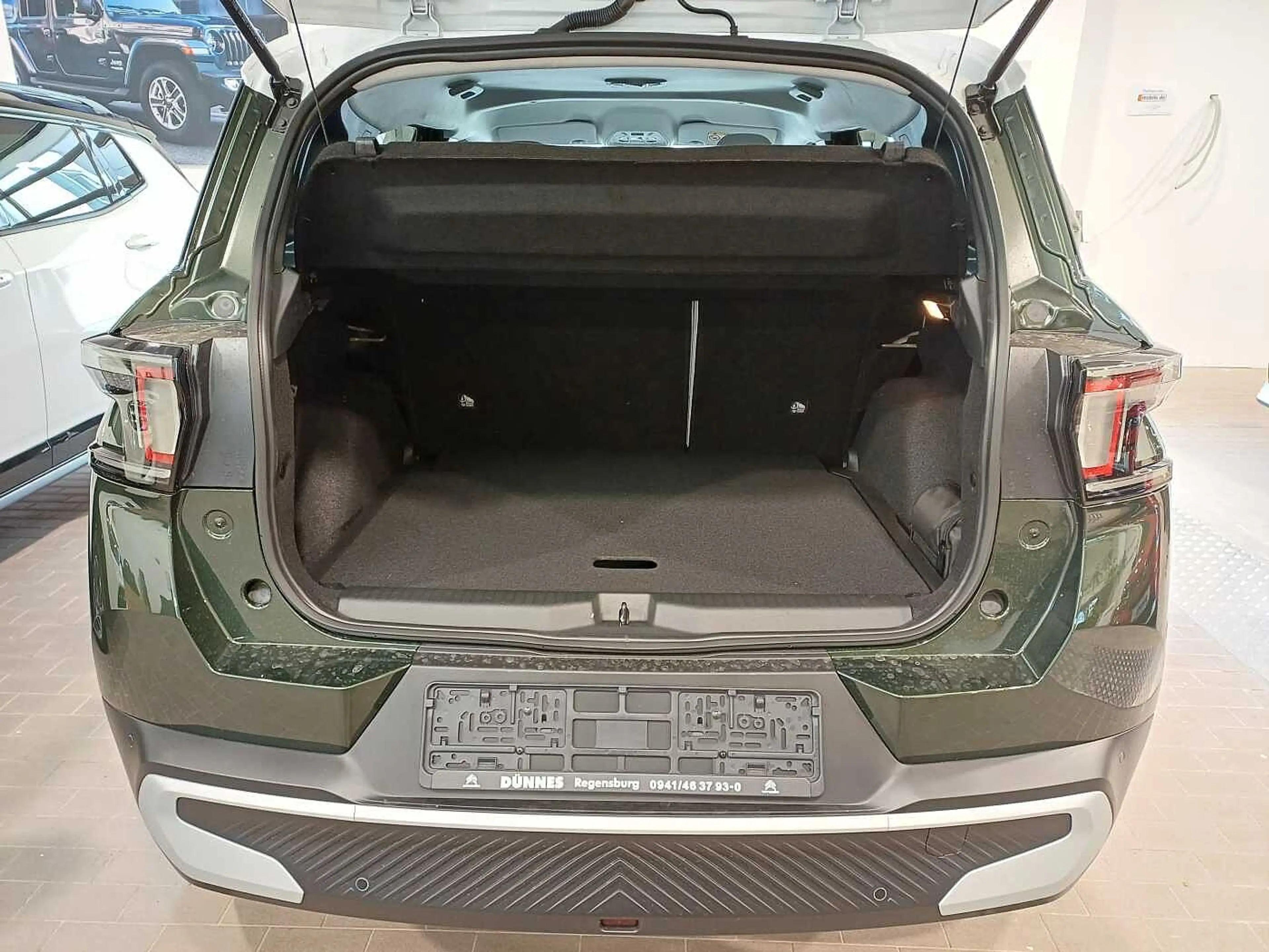 Citroen E-C3 Aircross MAX — photo 7