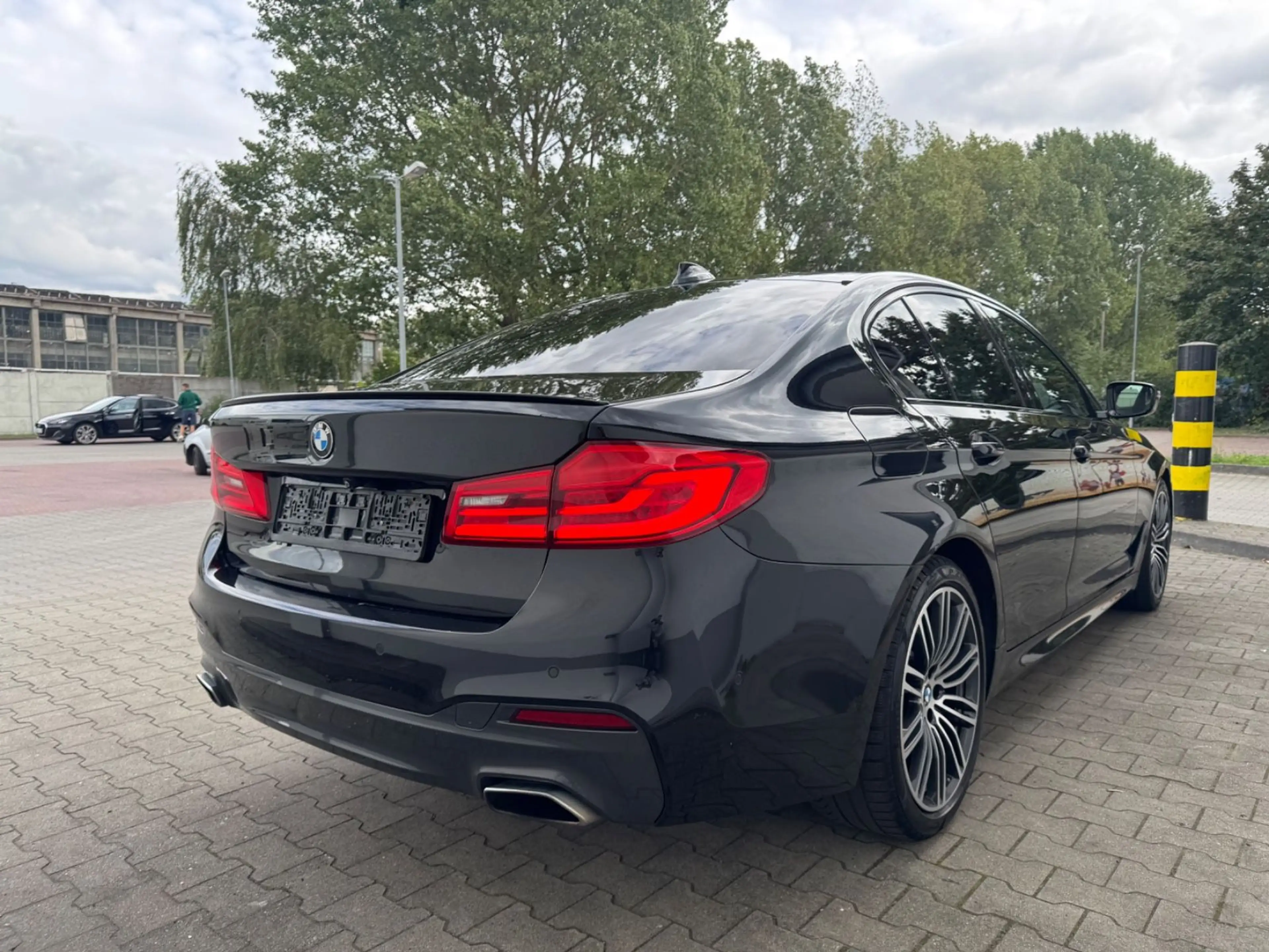 BMW 520 d M Sport Limo/HUD/PANO/H&K/360/LED — photo 12