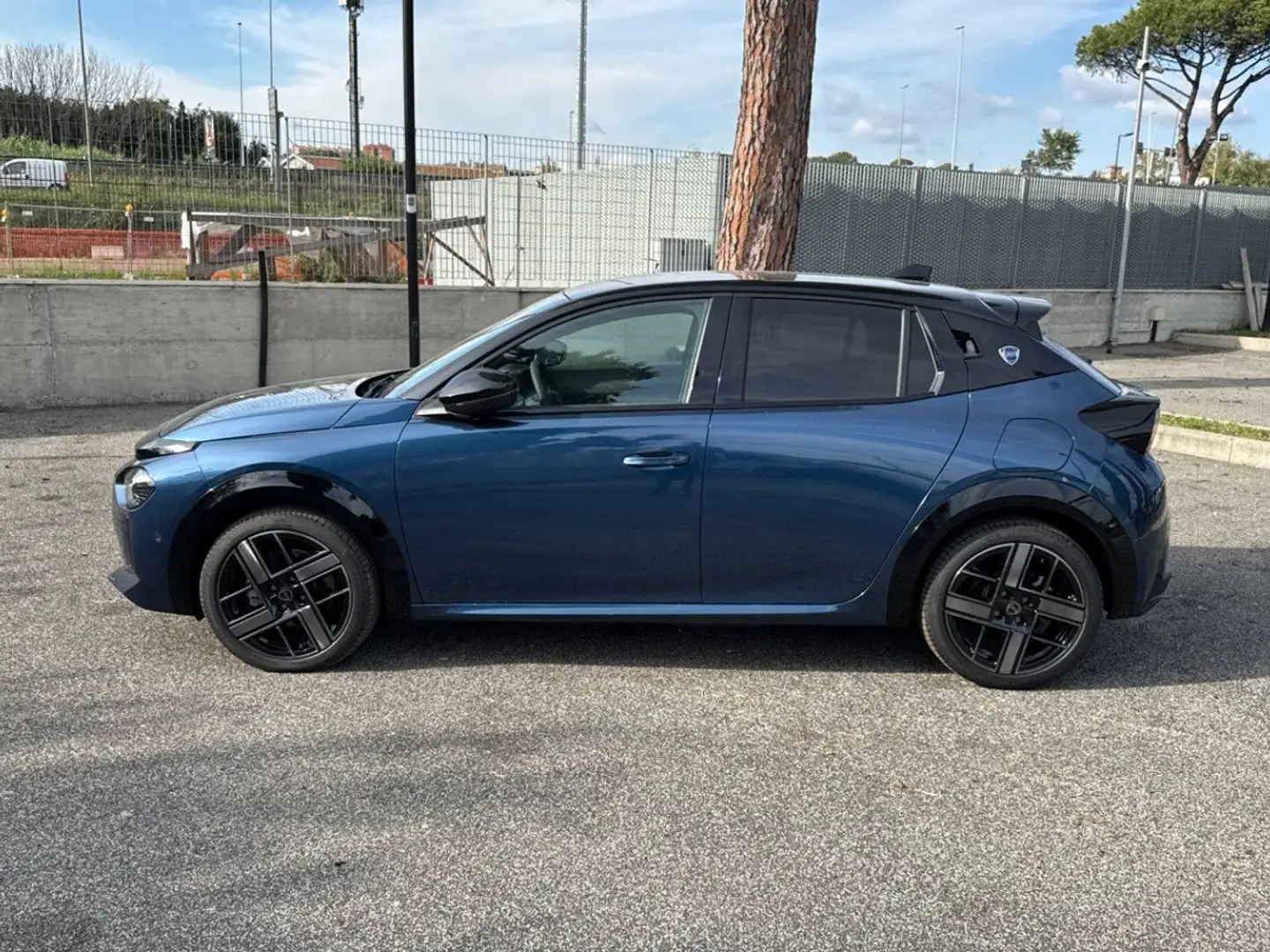 Lancia Ypsilon Elettrica 156cv LX Blu/Azzurro - 2