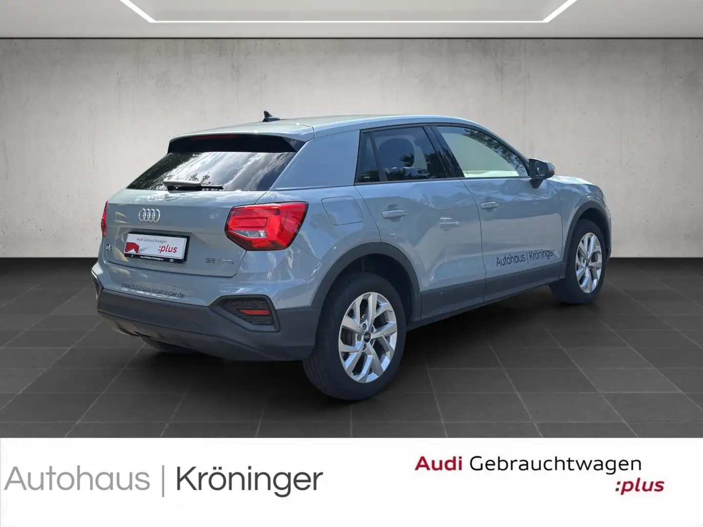 Audi Q2 35 TFSI S tronic GRA Klima Privacy SHZ EPH Grau - 2