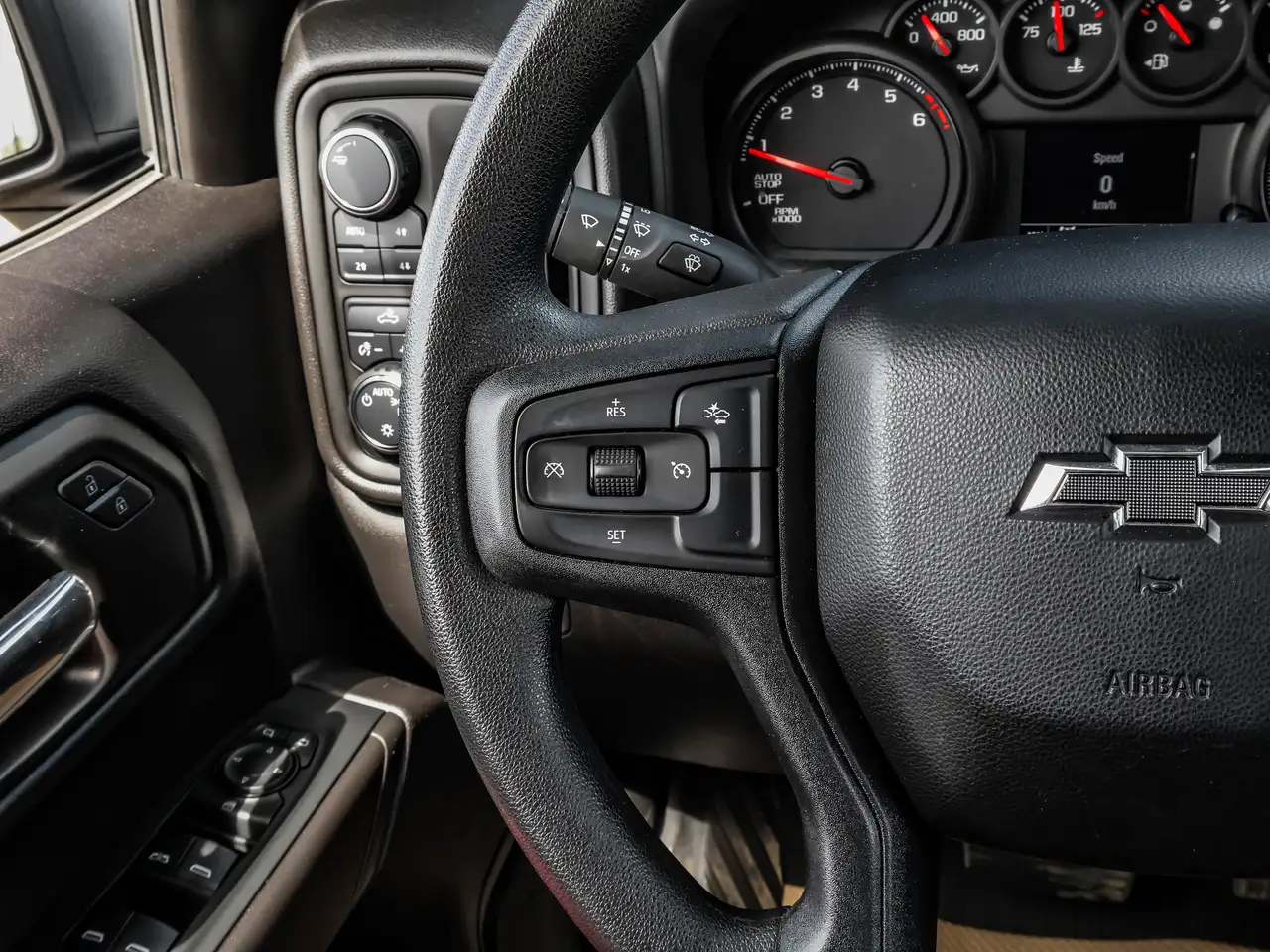Chevrolet Silverado 1500 снимка Chevrolet Silverado 1500