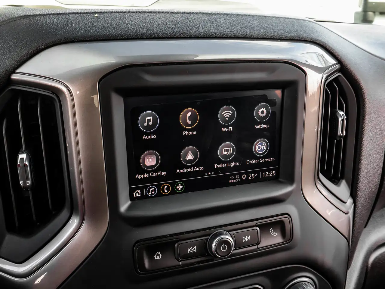 Chevrolet Silverado 1500 снимка Chevrolet Silverado 1500