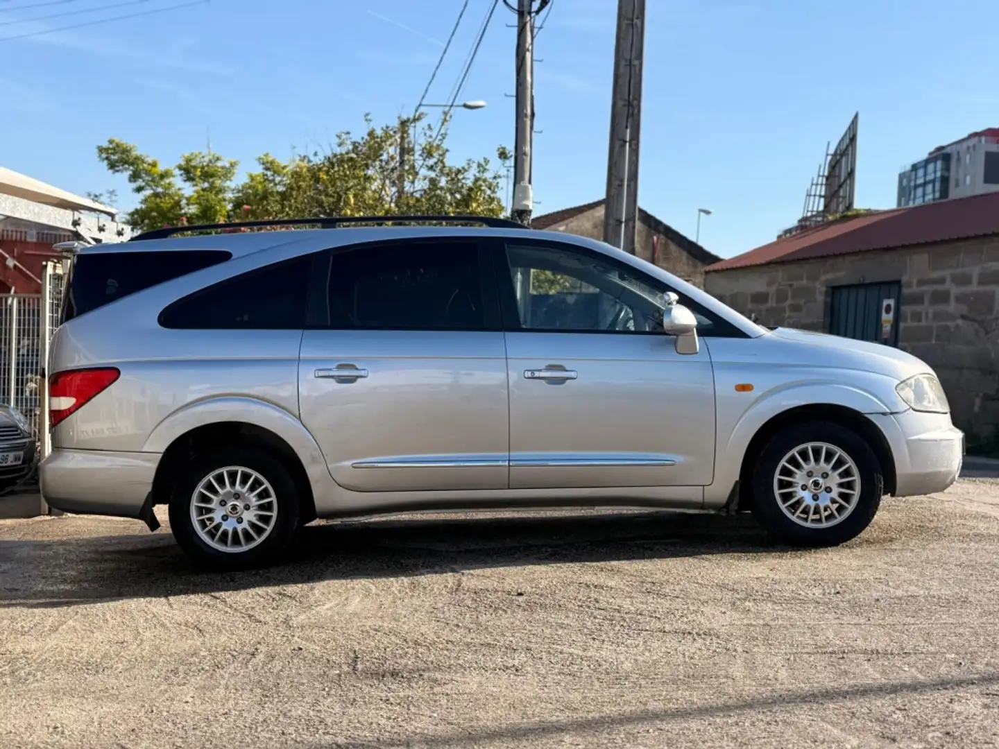 SsangYong Rodius 270 Xdi 165 Gris - 2