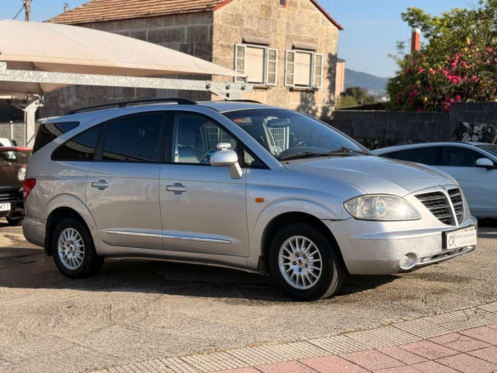 SsangYong Rodius 270 Xdi 165 - foto 1
