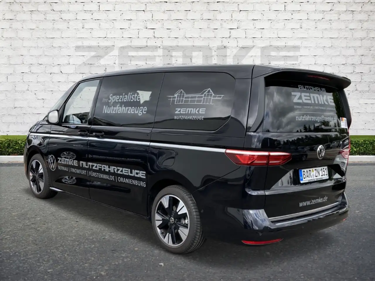 Volkswagen T7 Multivan Style 2,0 TSI DSG LÜ HUD StandHZG AHK-klappbar Pan 4