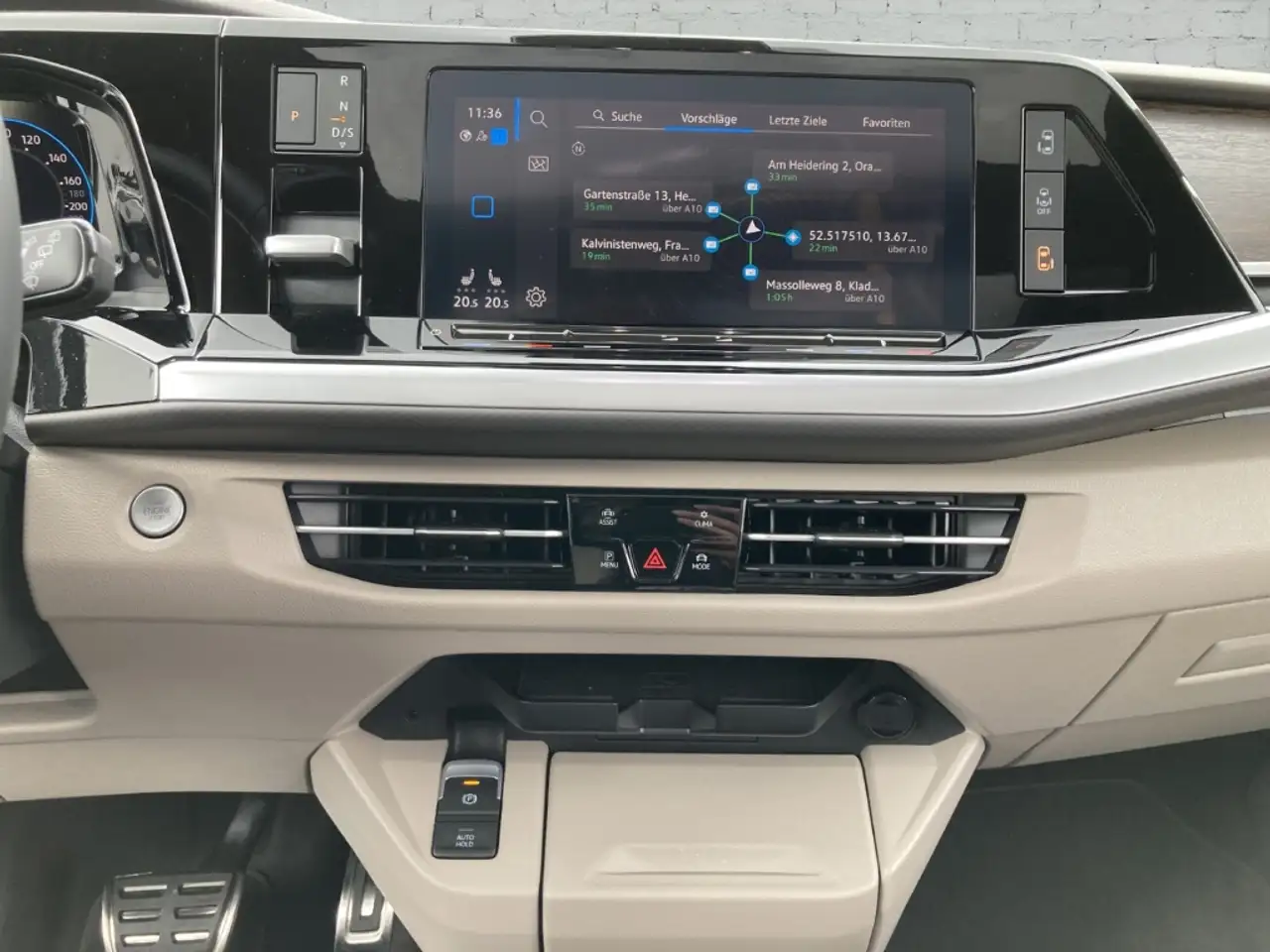 Volkswagen T7 Multivan Style 2,0 TSI DSG LÜ HUD StandHZG AHK-klappbar Pan 8