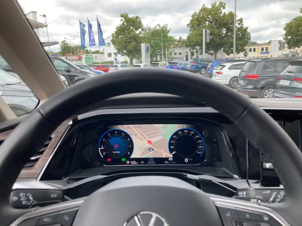 Volkswagen T7 Multivan Style 2,0 TSI DSG LÜ HUD StandHZG AHK-klappbar Pan 15