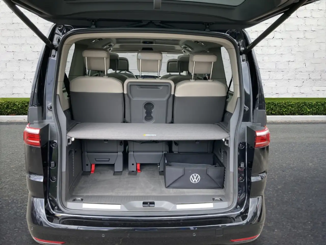 Volkswagen T7 Multivan Style 2,0 TSI DSG LÜ HUD StandHZG AHK-klappbar Pan 16