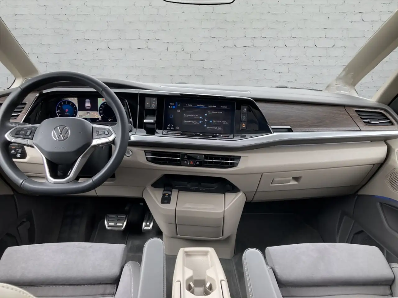 Volkswagen T7 Multivan Style 2,0 TSI DSG LÜ HUD StandHZG AHK-klappbar Pan 9
