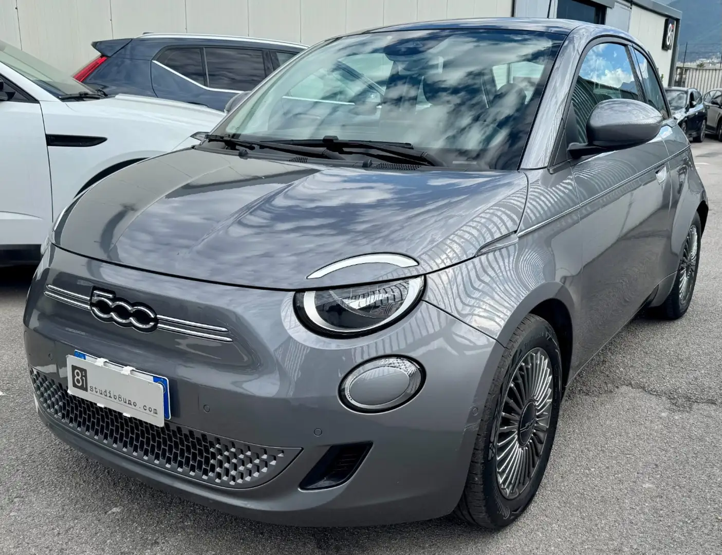 Fiat 500e Berlina 42 kWh Icon Grau - 1