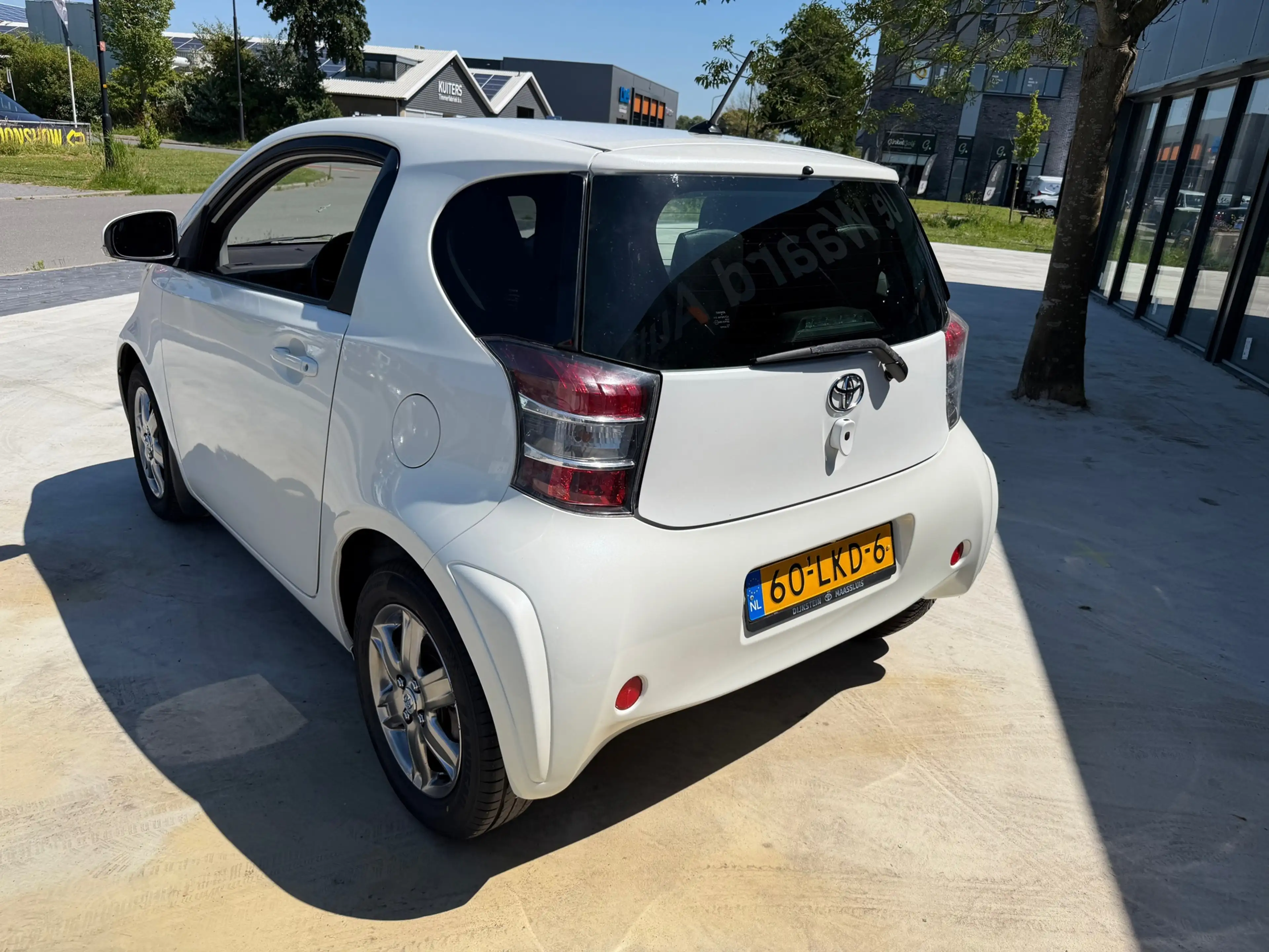 Toyota iQ 1.0 VVTi Aspiration/ airco/NAP/half leer/Stoel ver — photo 3