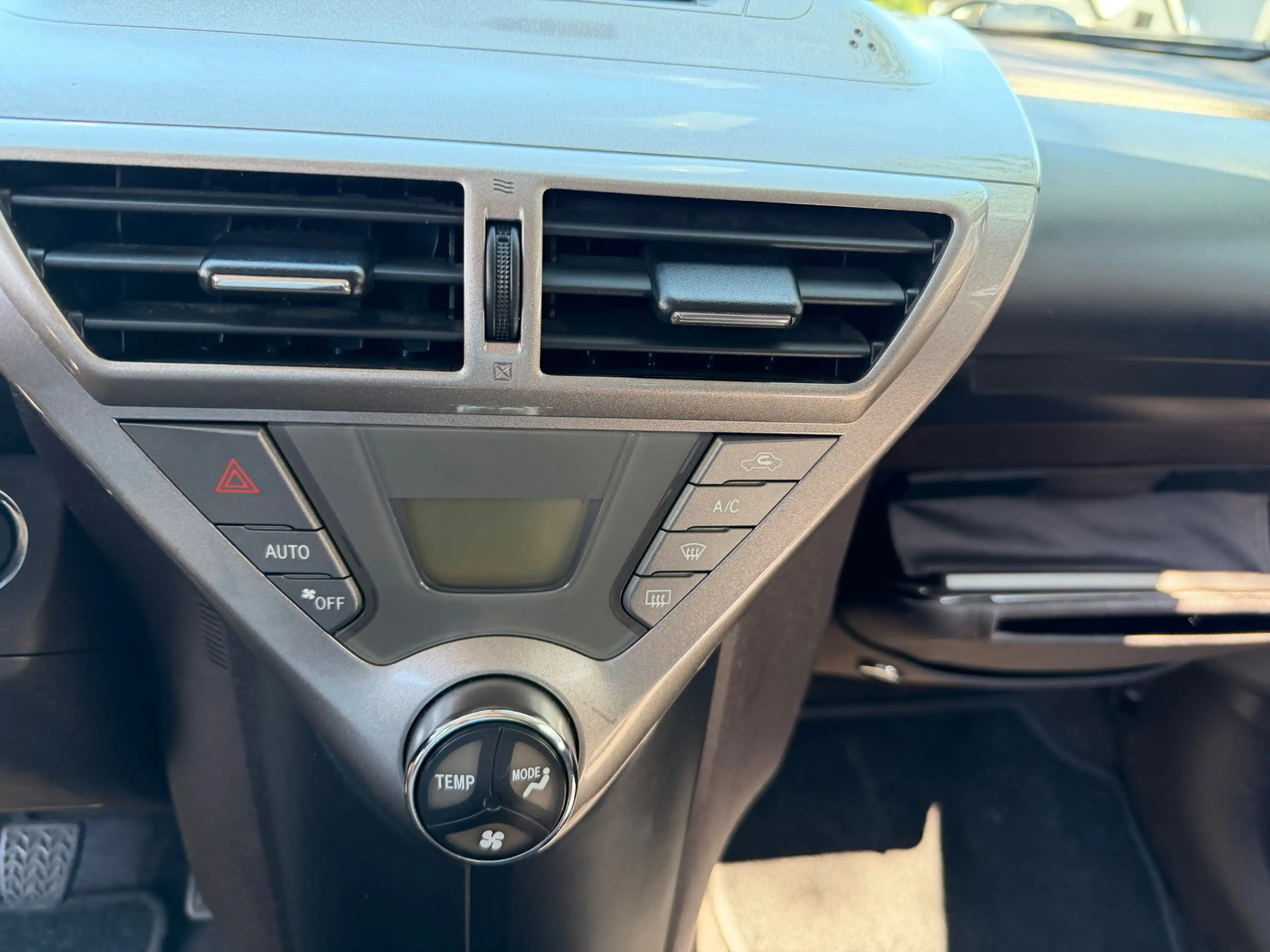Toyota iQ 1.0 VVTi Aspiration/ airco/NAP/half leer/Stoel ver — photo 11