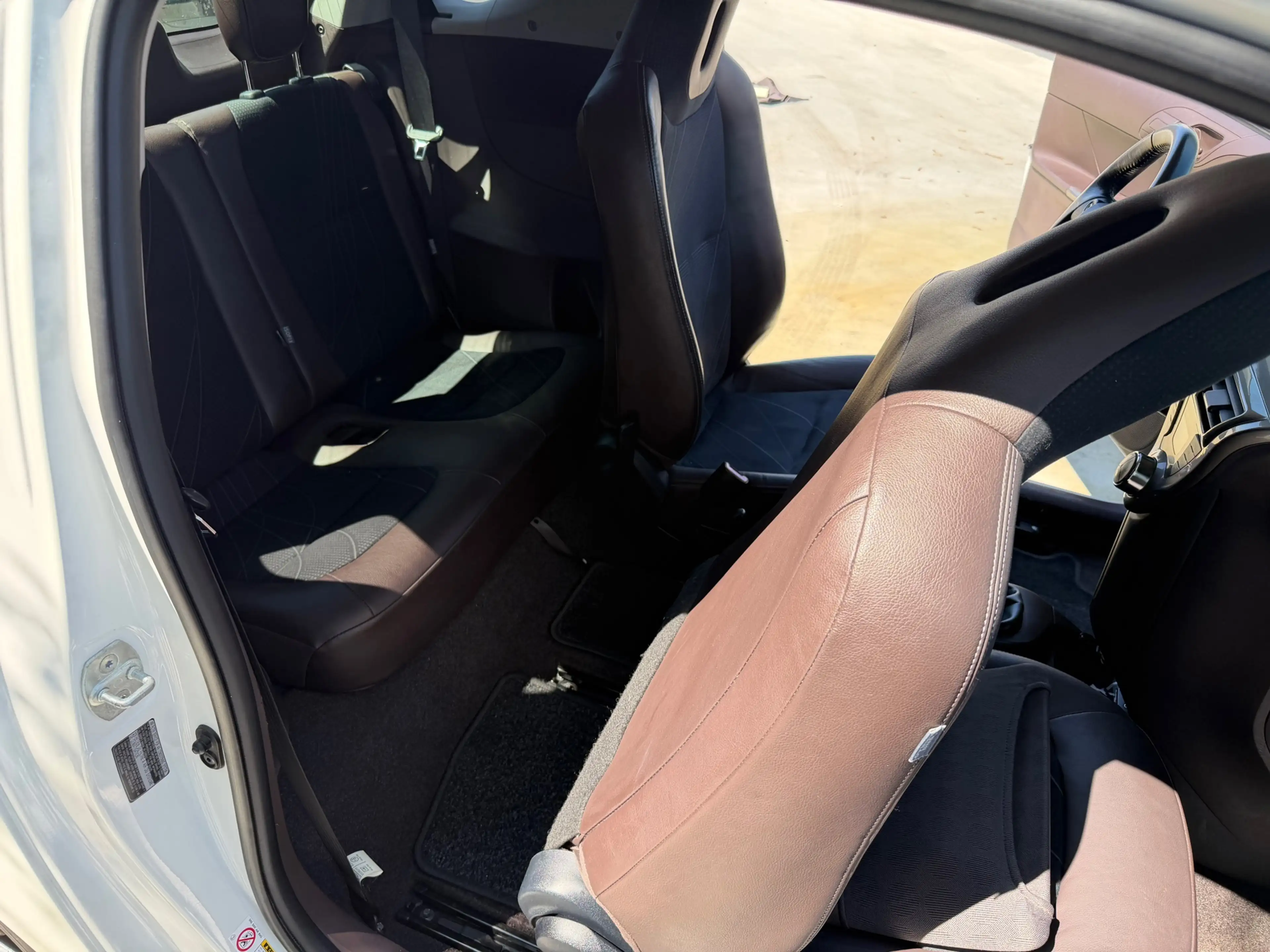 Toyota iQ 1.0 VVTi Aspiration/ airco/NAP/half leer/Stoel ver — photo 8